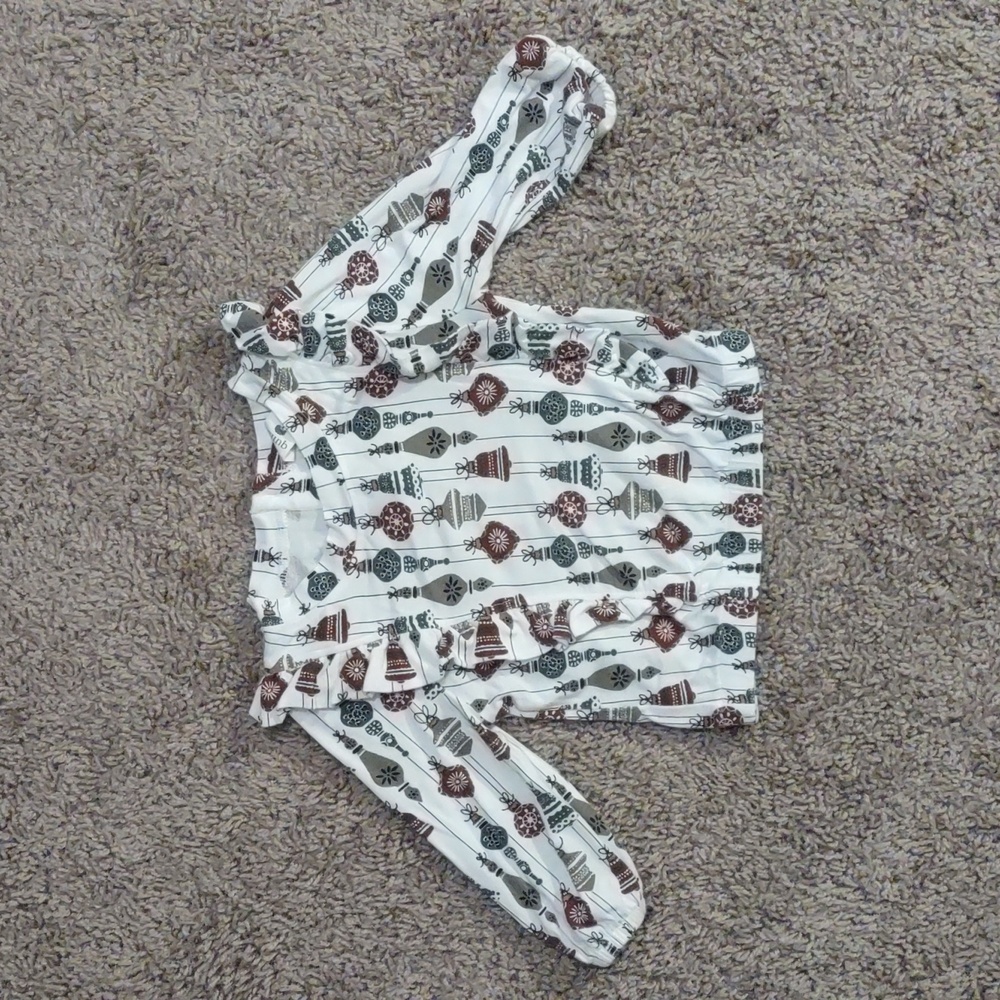 Kate Quinn Ruffle Long sleeve shirt Vintage Ornaments